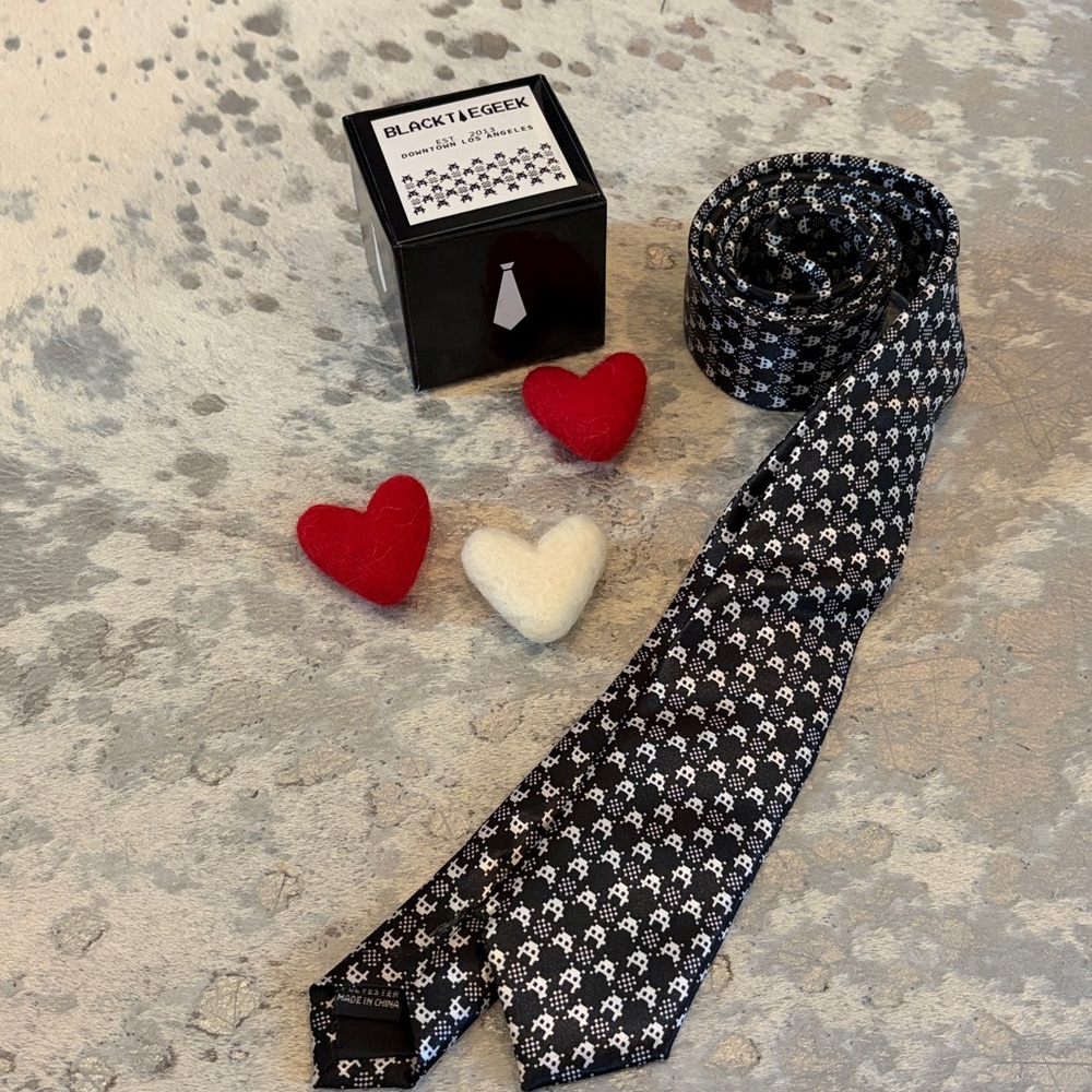 Men's Black and White Patterned Whimsical Tie